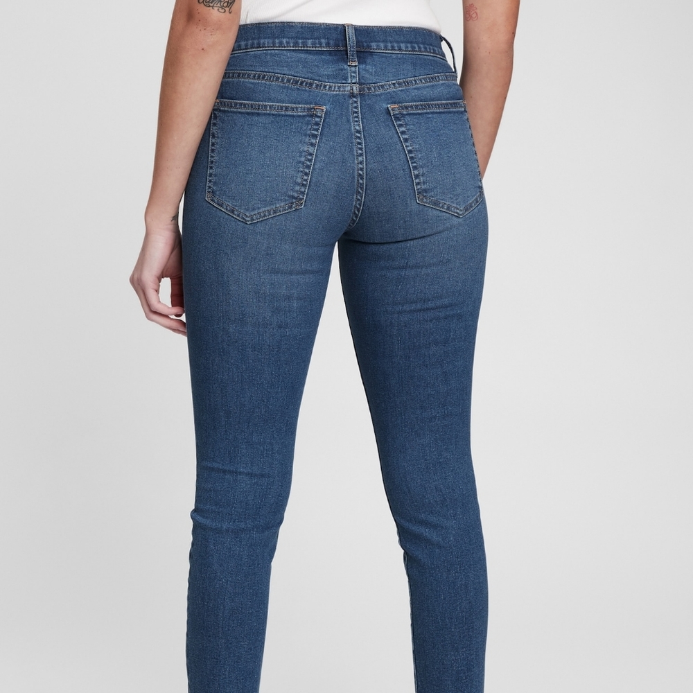 ☃️Gap Stretch True Skinny Jeans in Medium Indigo